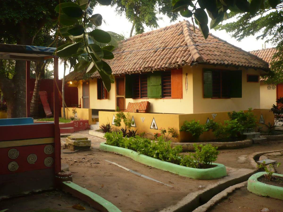 Big Milly'S Backyard Kokrobite Exterior foto